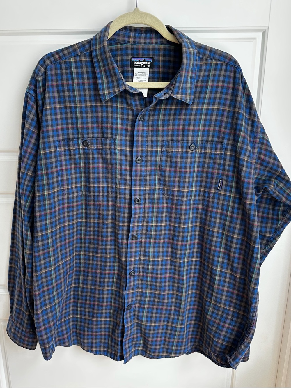 Patagonia Men’s Long-Sleeve Organic Cotton Button-Up Shirt Size Large